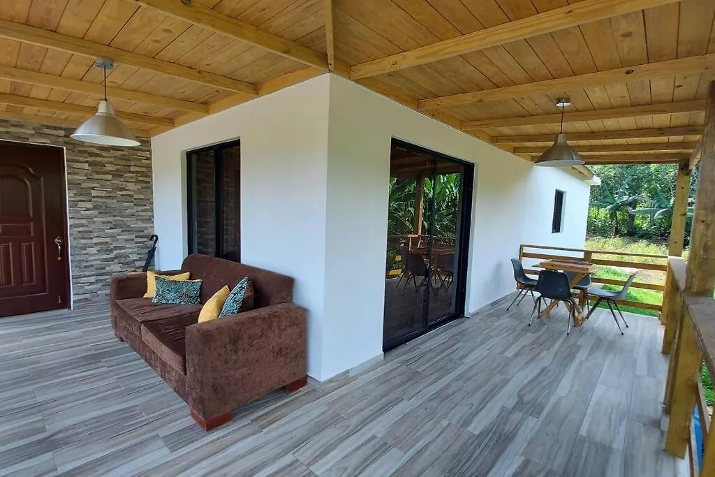Сasa de vacaciones Cabana Vista A Las Montanas De Manabao